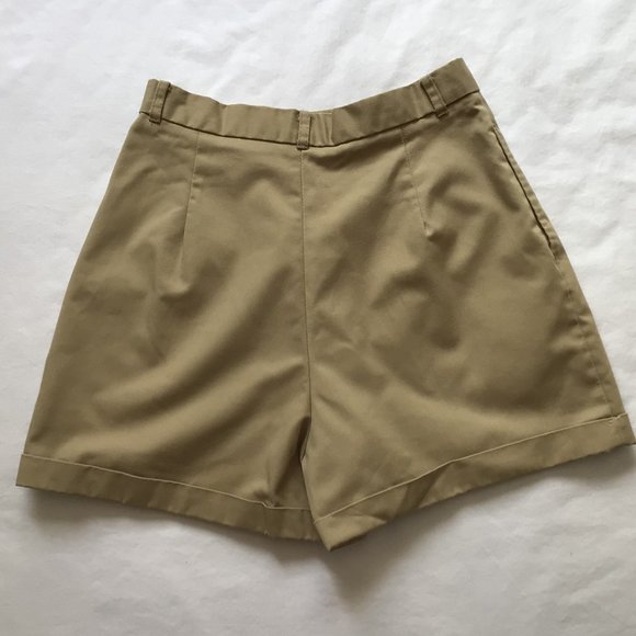 Private Concepts - Tan pleated shorts - Picture 2 of 6